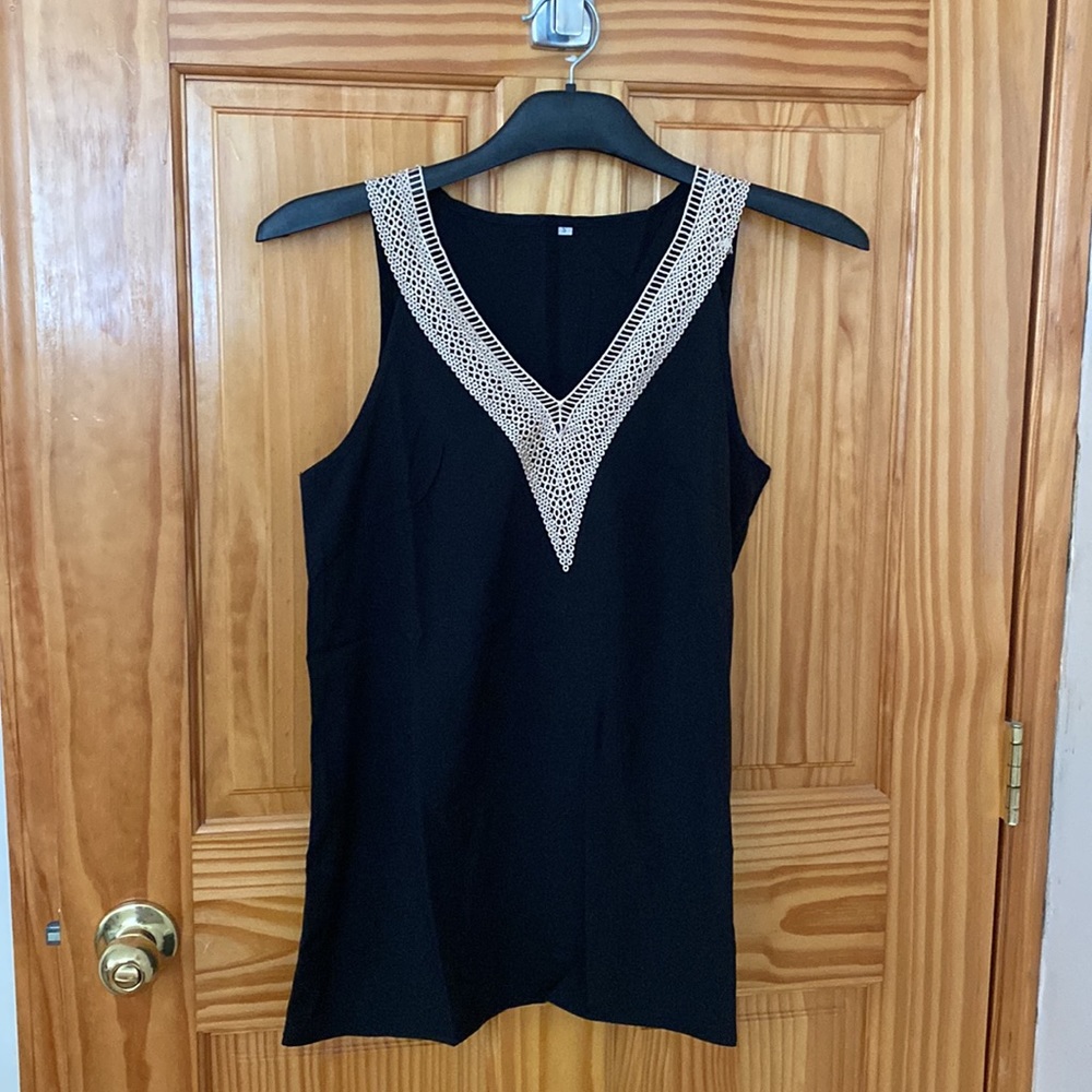 Applique V Neck Top, Casual Sleeveless Solid Summer Top, Women's Small